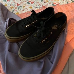 Black/gum vans
